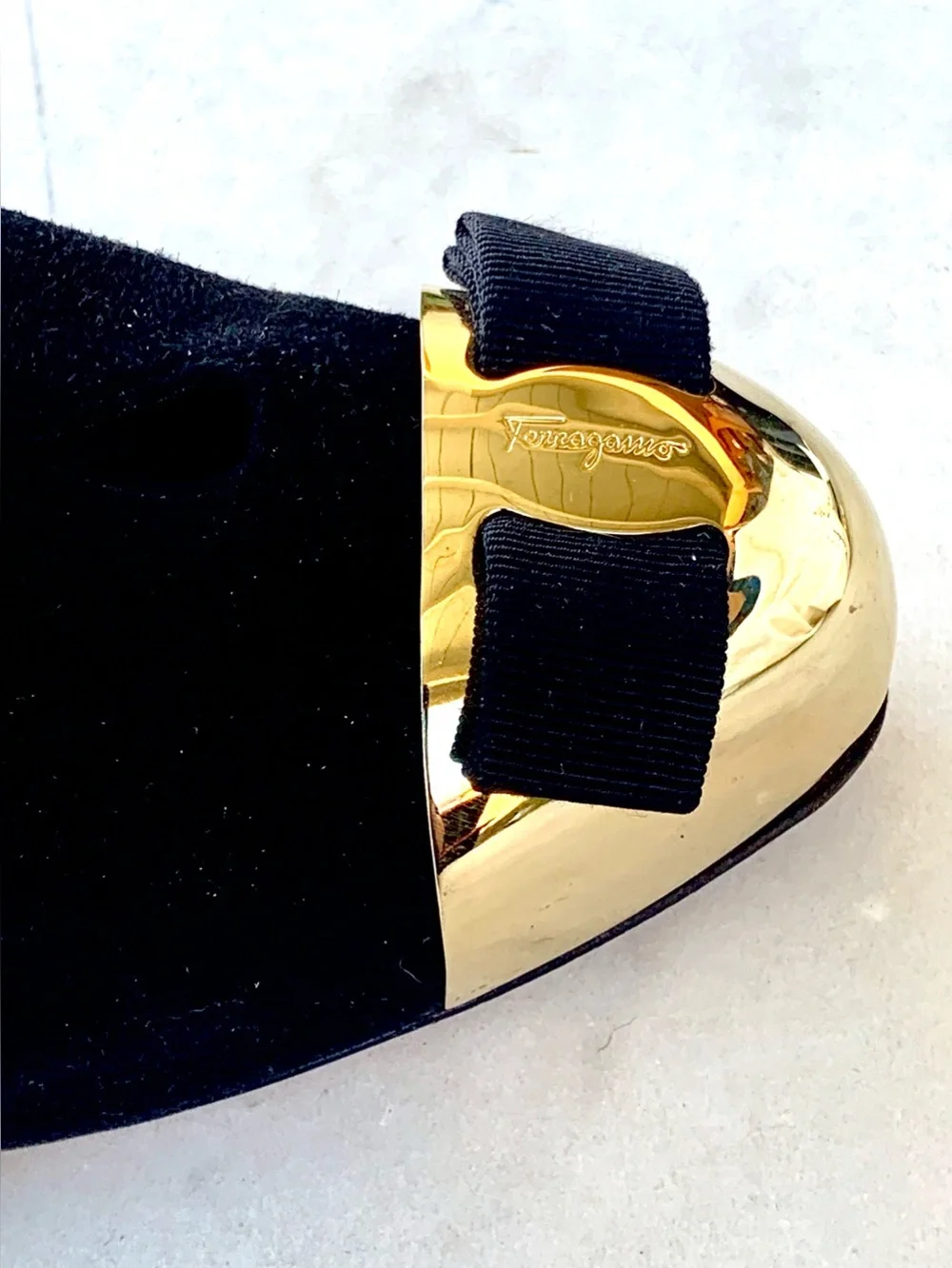 SALVATORE FERRAGAMO NOYAL META  Black Suede Pump BOOTIE GOLD Cap Toe SZ 8 1/2
